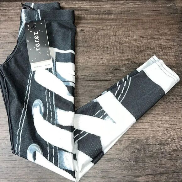 Zara Terez Black and White Lace Up Sneaker Print Pull On Leggings Size Small NWT - Picture 1 of 10